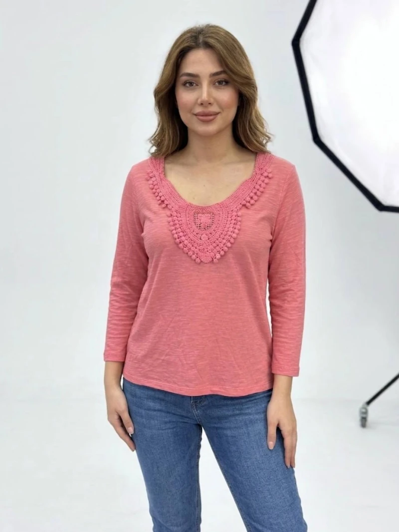 Women's cotton shirt with coral crochet collar شومیز زنانه پنبهای یقه قلاببافی مرجانی - تصویر 1