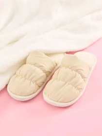 White wool slippers | Cincy